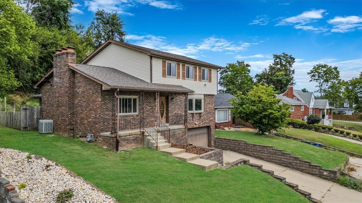 Property Photo:  956 Lessing St  PA 15220 