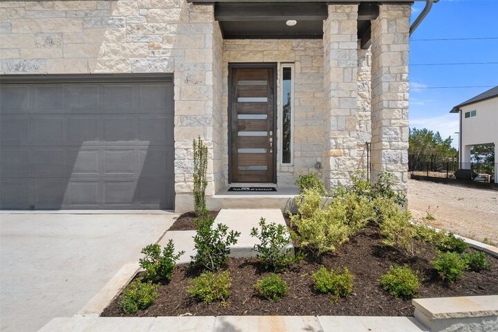 Property Photo:  2000 Kit Circle  TX 78758 