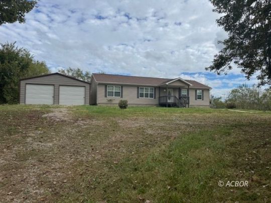 Property Photo: 21170 St Rt 93 OH 43138