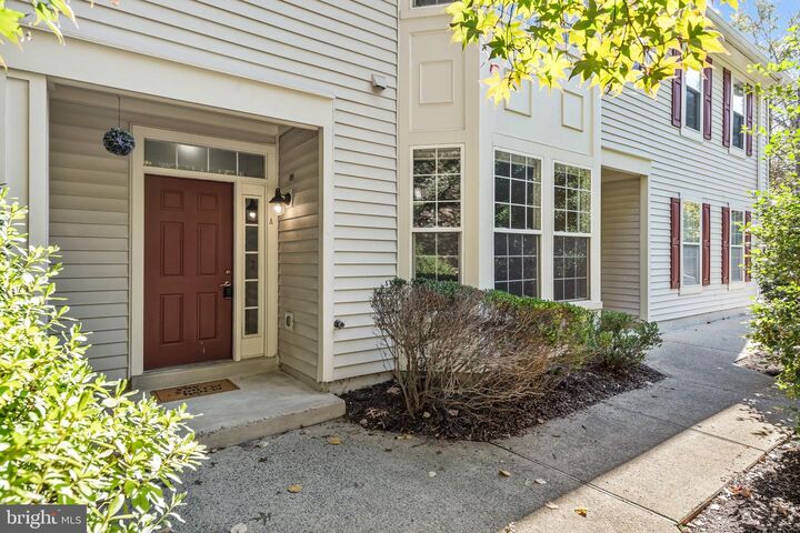 Property Photo: 11408 Gate Hill Place 113 VA 20194