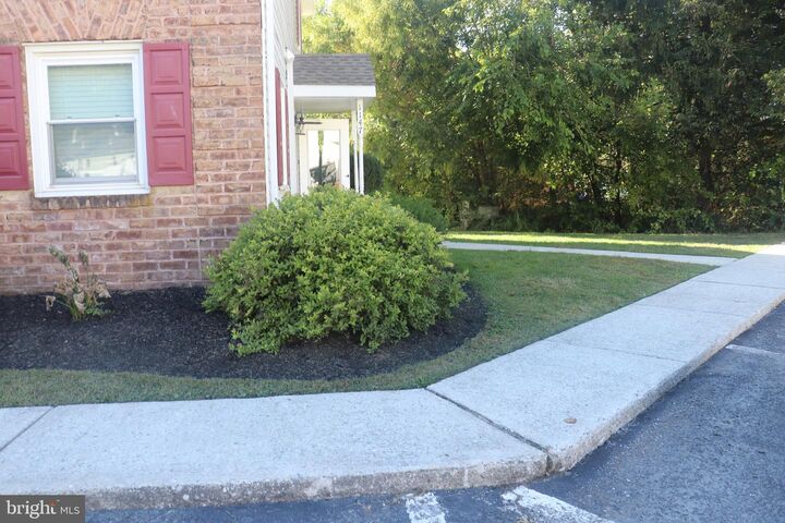 Property Photo: 1147 Nanroc Dr PA 17055