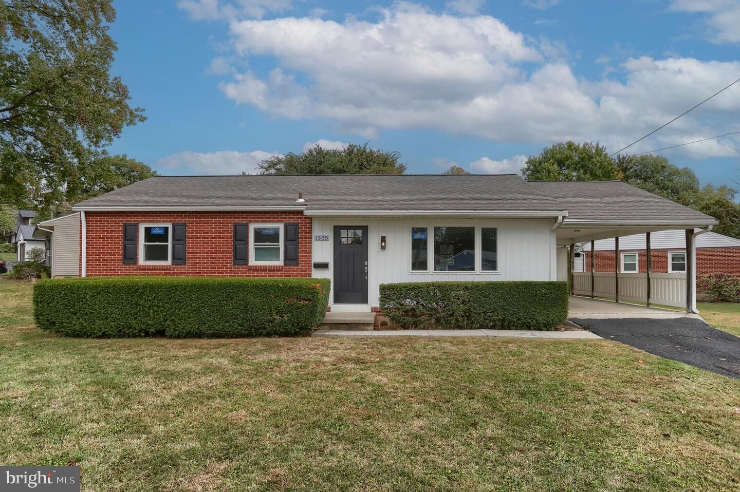 Property Photo:  1335 Poplar Street  PA 17042 