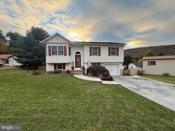 Property Photo: 18 Yankee Drive PA 17065