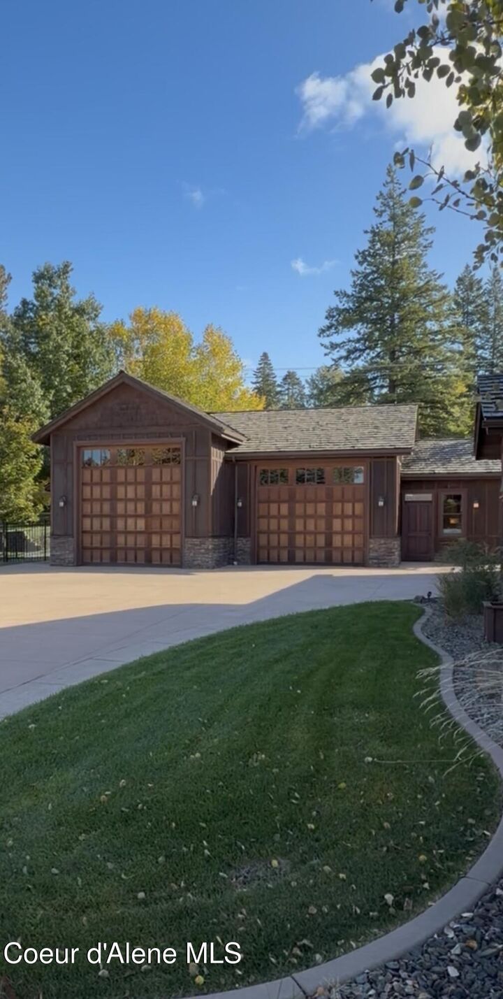 Property Photo:  1538 E Bruin Loop  ID 83835 