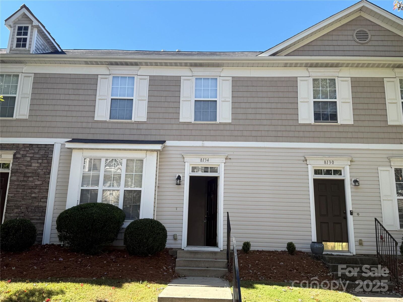 Property Photo: 8134 Kings Creek Drive NC 28273