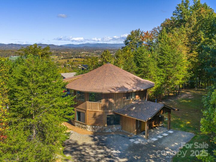 Property Photo: 85 Balsamwood Road NC 28748