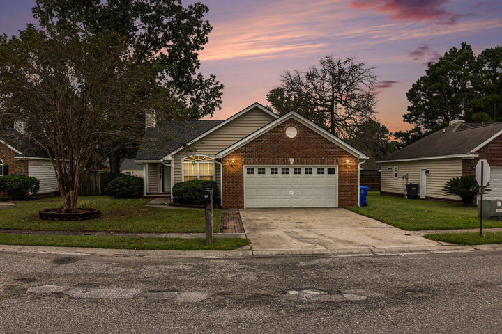 Property Photo: 7856 High Maple Circle SC 29418