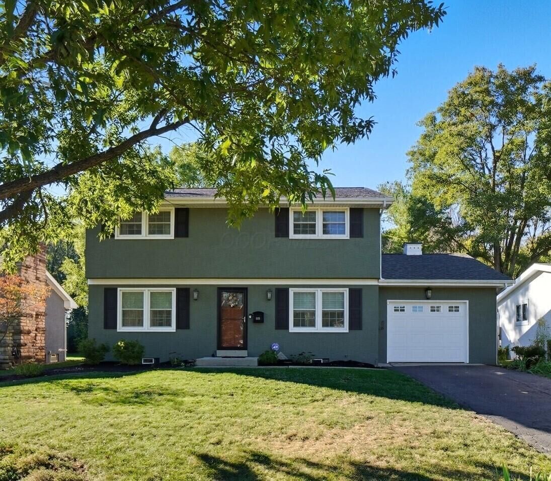 Property Photo:  1111 Sunny Hill Drive  OH 43221 