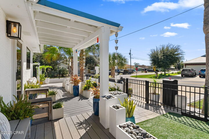 Property Photo:  21312 Hilltop Avenue Avenue  FL 32413 