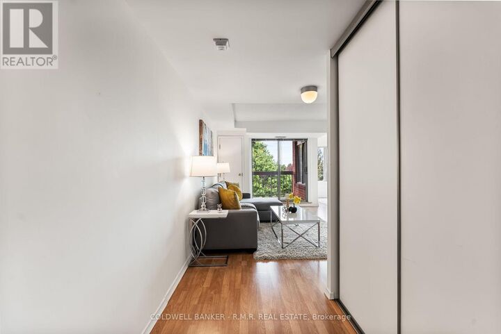 Photo de la propriété:  600 Thornton Road North Ph2  ON L1J 6T6