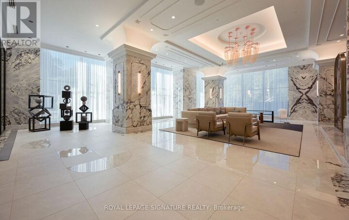 Photo de la propriété: 10 Inn On The Park Drive 105 ON M3C 0P9