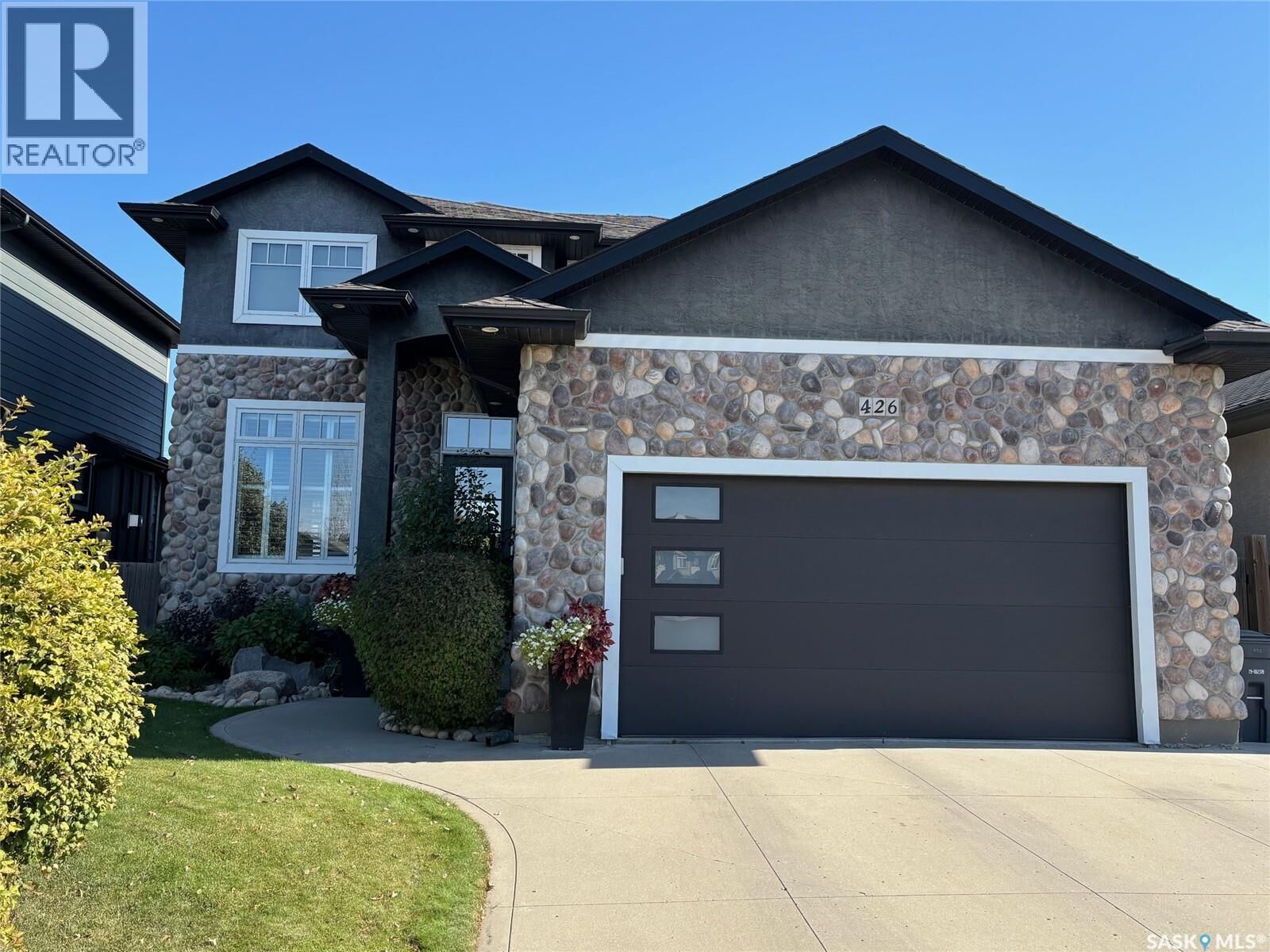 Property Photo: 426 Lamarsh Road SK S7W 1B8