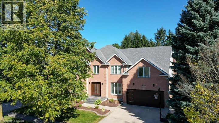 Photo de la propriété: 610 Stonebury Crescent ON N2K 3R1
