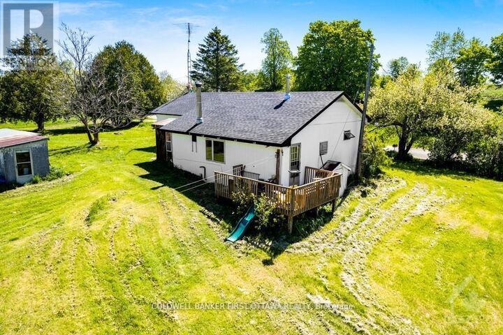 Property Photo: 2523 Canonto Road ON K0H 2J0
