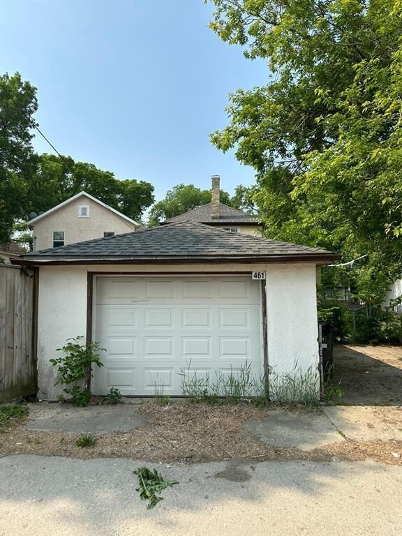 Property Photo: 461 Manitoba Avenue MB R2W 2G4