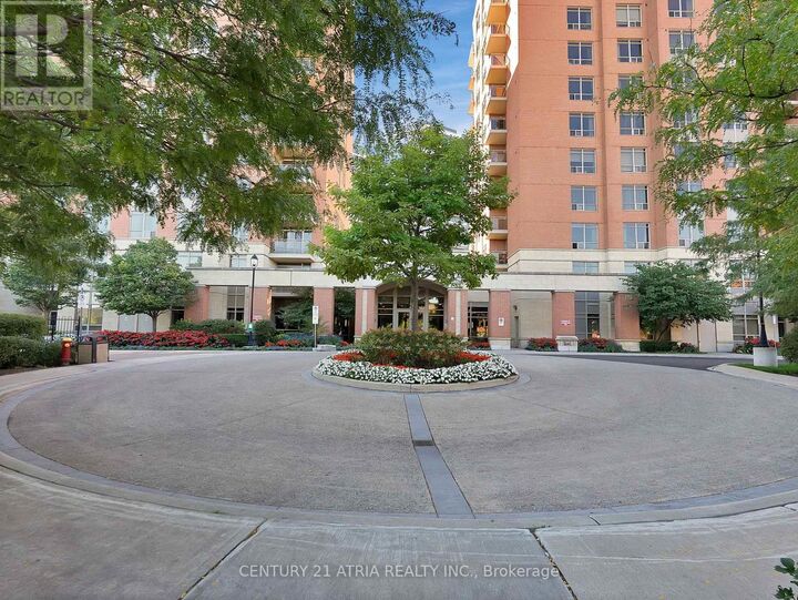 Property Photo: 73 King William Crescent 103 ON L4B 0C2