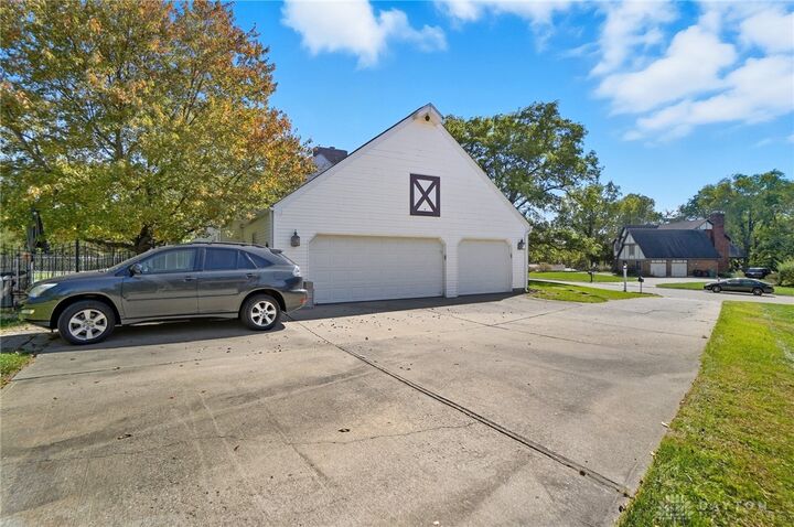 Property Photo: 200 Sycamore Creek Drive OH 45066