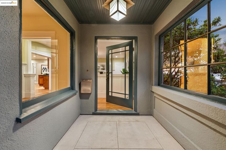 Property Photo: 815 Spruce St CA 94707