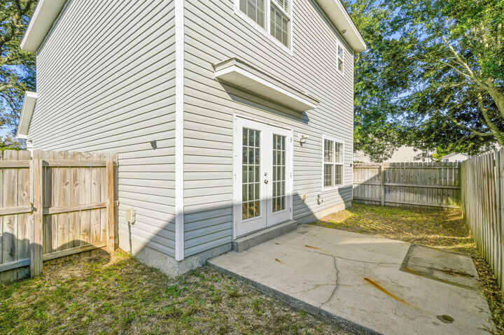 Property Photo: 101 Matt Boulevard FL 32578