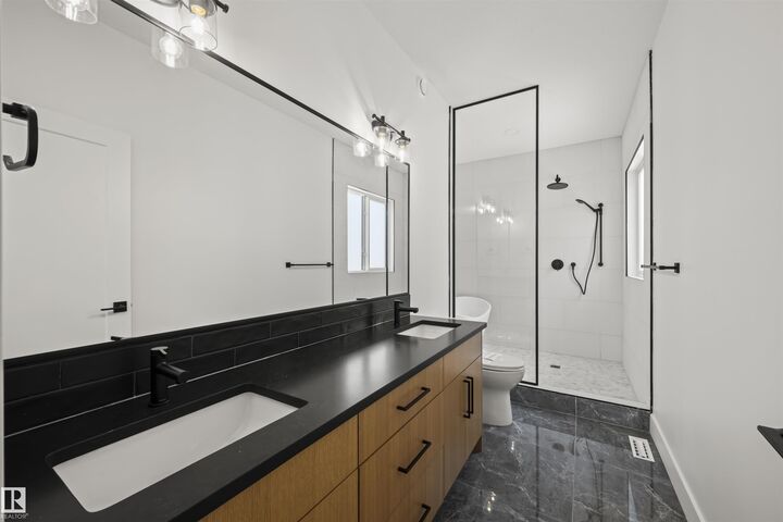 11232 127 Street NW  Edmonton AB T5M 0T6 photo