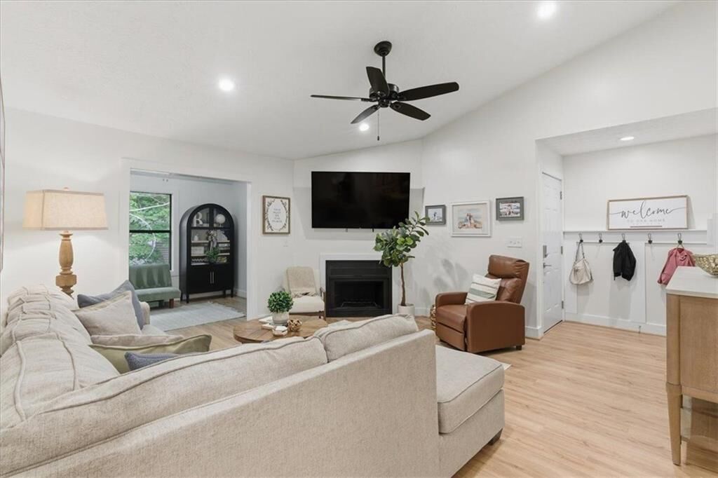 Property Photo:  708 Parkaire Crossing  GA 30068 