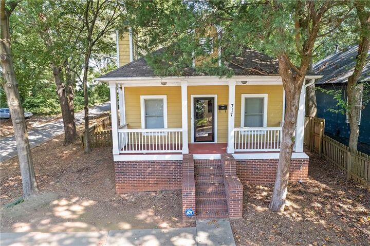 Property Photo:  717 Dill Avenue SW  GA 30310 
