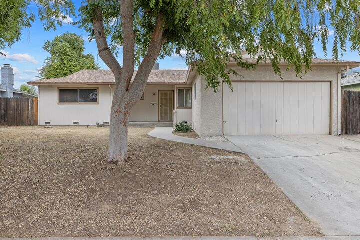 91 W Richert Avenue  Clovis CA 93612 photo