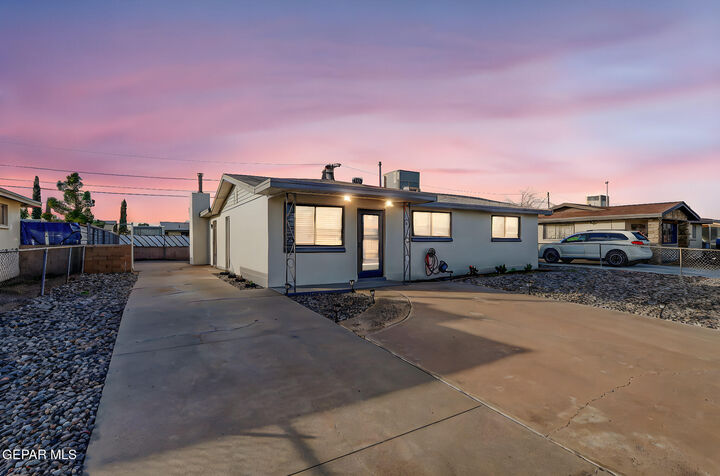 Property Photo: 310 Kelvin Avenue TX 79915