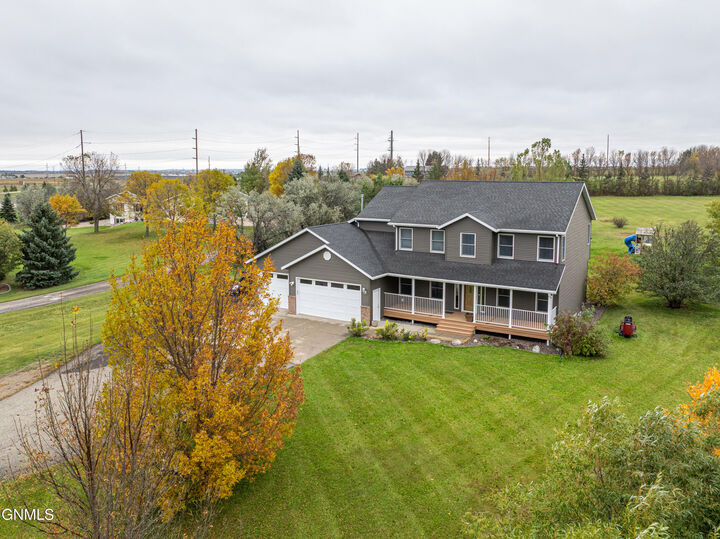 Property Photo: 531 Crestland Place ND 58503