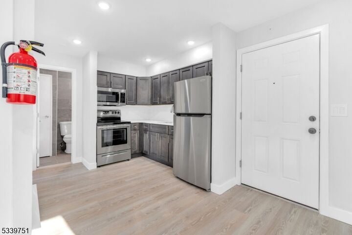 Property Photo:  557 S Broad St B3  NJ 07202 