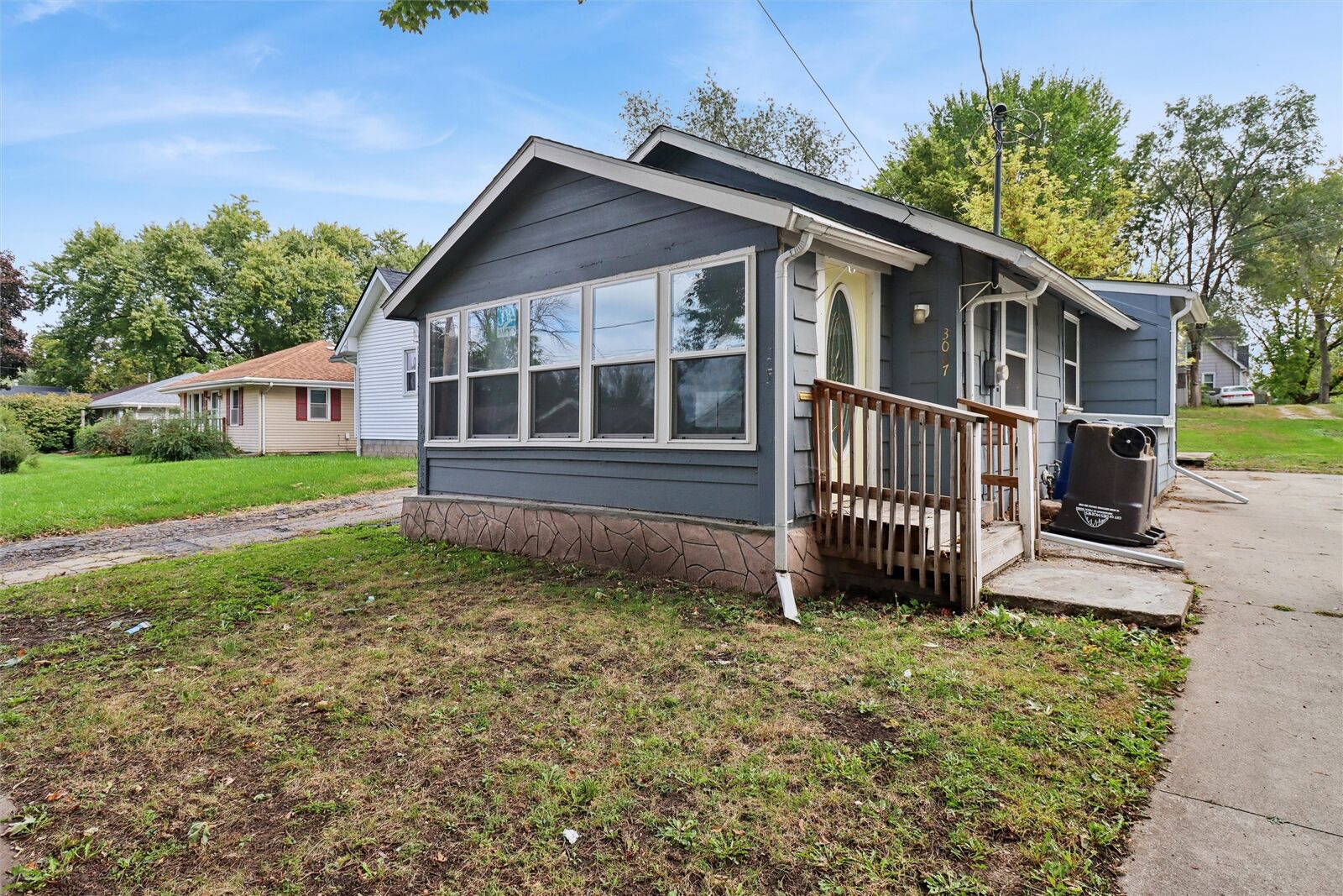 Property Photo:  3007 Cornell Street  IA 50313 