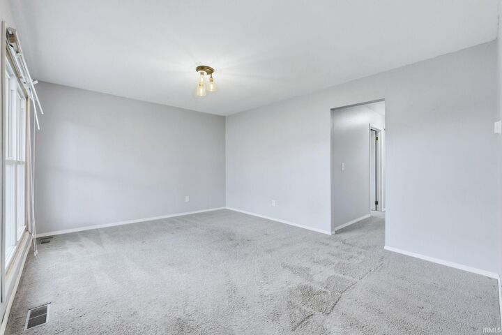Property Photo: 6305 Bluffton Road IN 46809-2253