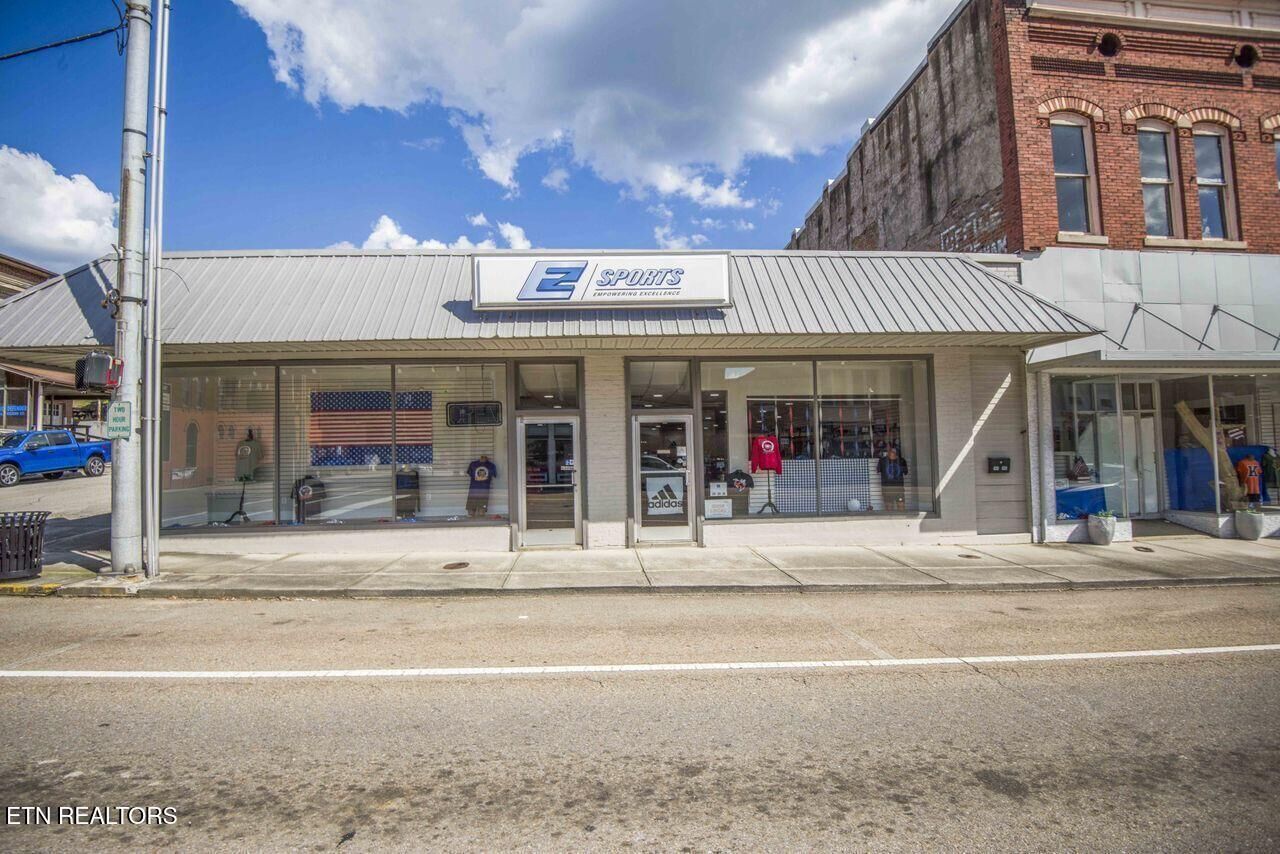 Property Photo: 430 N Roane St TN 37748