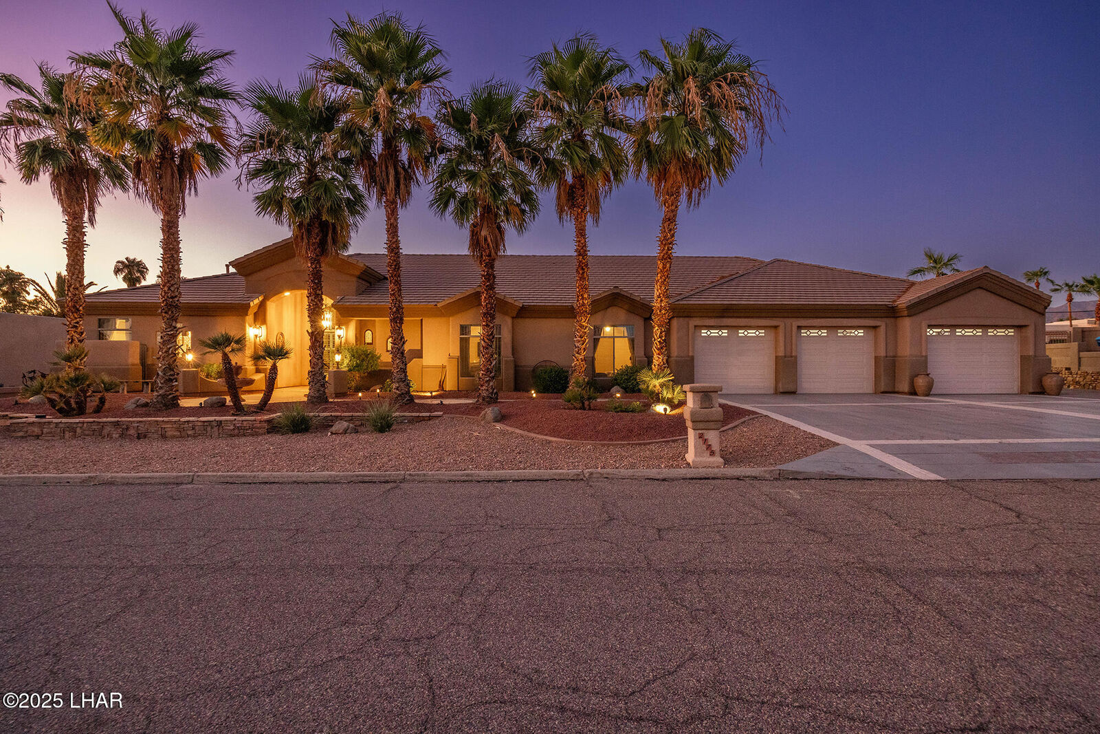 Property Photo: 2175 Palmer Dr AZ 86406