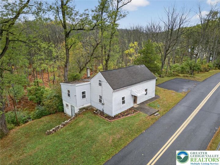 Property Photo: 7289 Tanglewood Road PA 18067