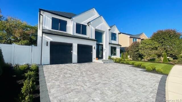 Property Photo:  7 Crescent Cove Drive  NY 11783 
