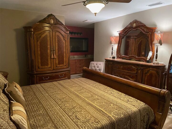 Property Photo: 26129 Madras Court FL 33983