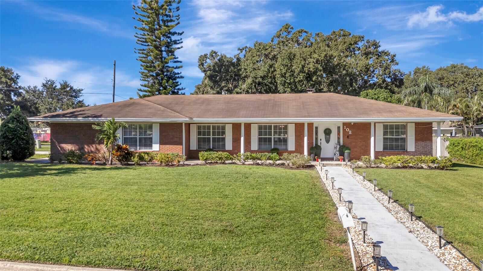 Property Photo: 102 Valencia Shores Drive FL 34787