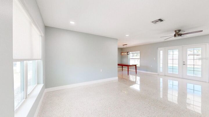 Property Photo: 10133 4th Street E FL 33706