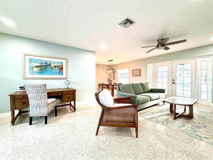 Property Photo: 10133 4th Street E FL 33706