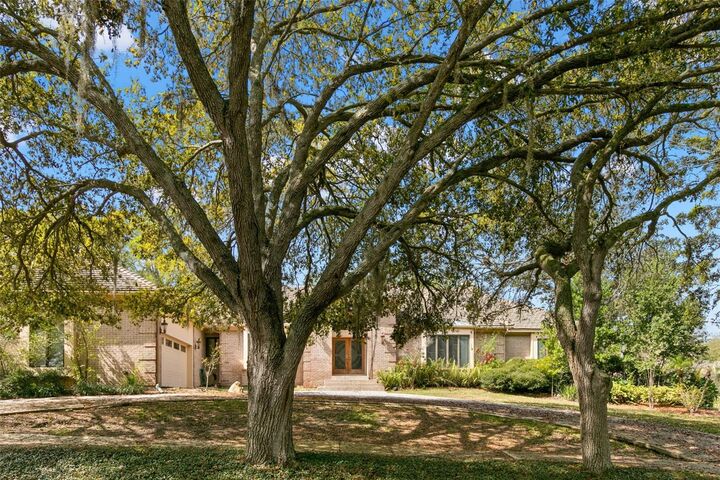 Property Photo: 3498 Shoreline Circle FL 34684