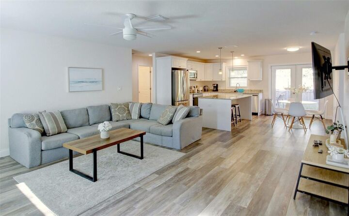 Property Photo: 1766 Murray Avenue FL 33755