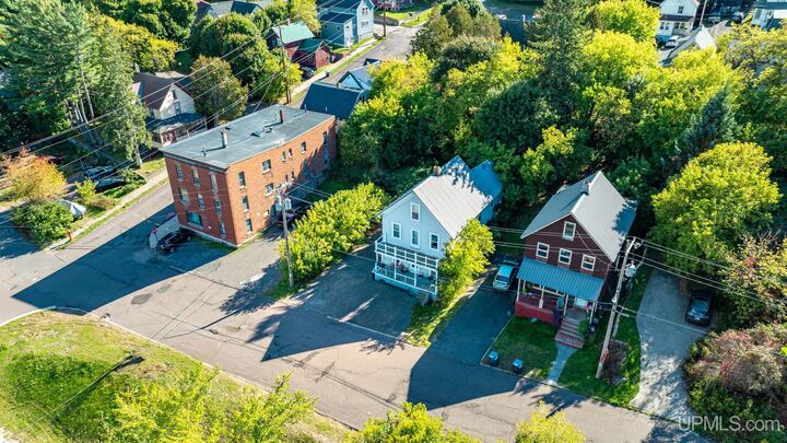 Property Photo: 809 E Montezuma Avenue MI 49931