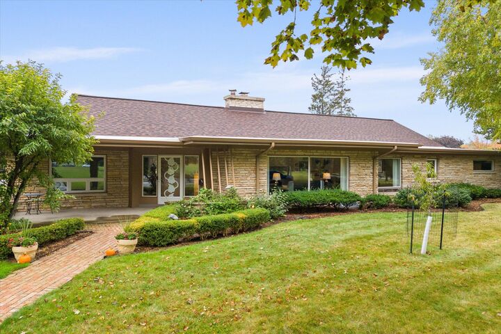 9805 W Tower View Blvd  Milwaukee WI 53222 photo