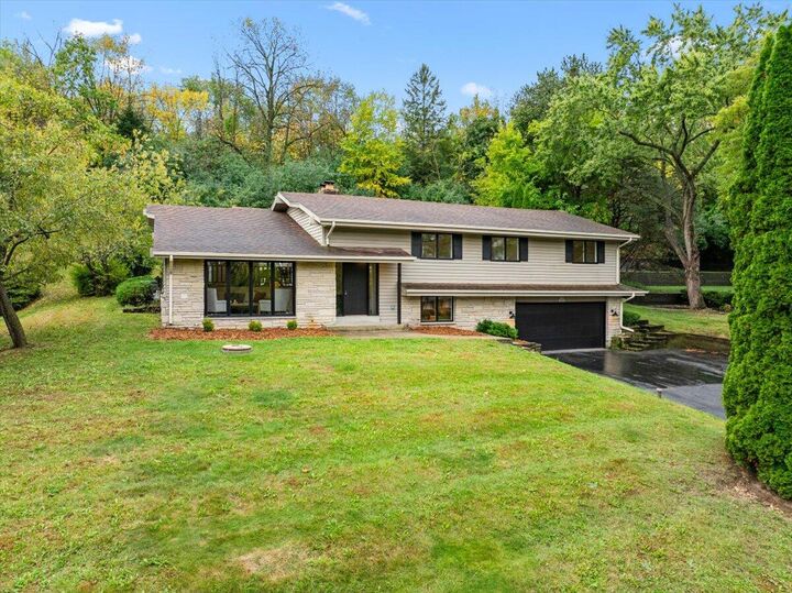 Property Photo: N105w20975 Oak Ln WI 53022
