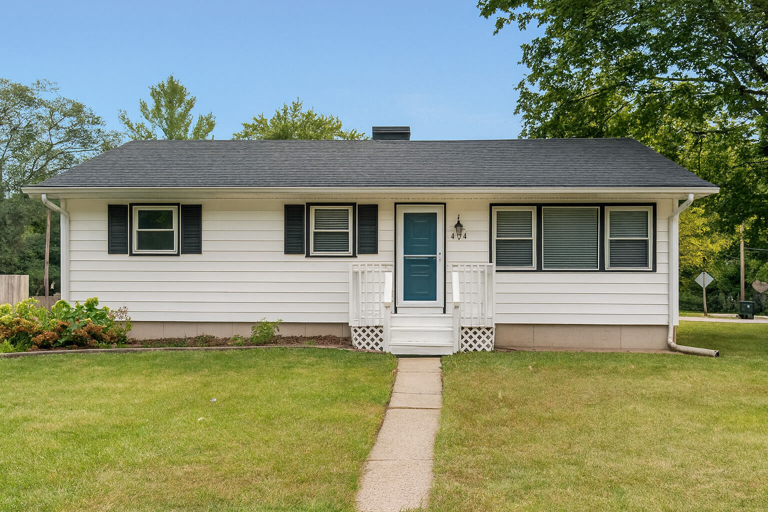 Property Photo:  404 Thoria Road  IL 60510