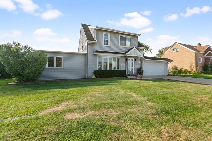 Property Photo: 7944 Nottingham Avenue IL 60459