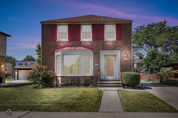 1816 Manchester Avenue  Westchester IL 60154 photo