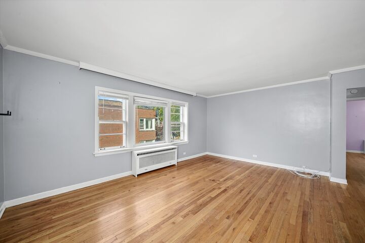 Property Photo: 1408 Central Street 3N IL 60201