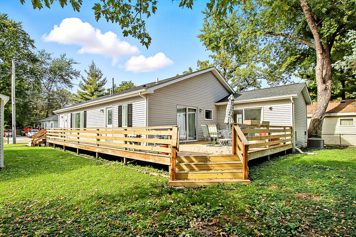 Property Photo:  35647 N Grove Avenue  IL 60041 